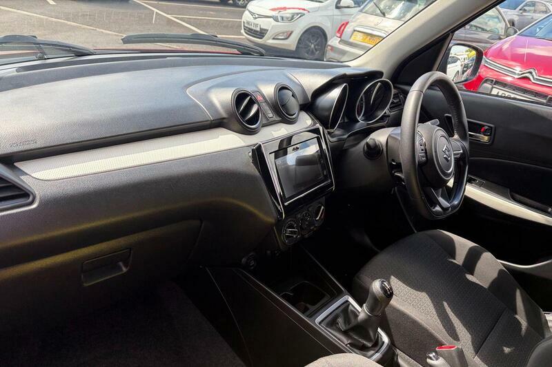 Suzuki Swift 1.2 Dualjet Shvs Sz-t Red #9