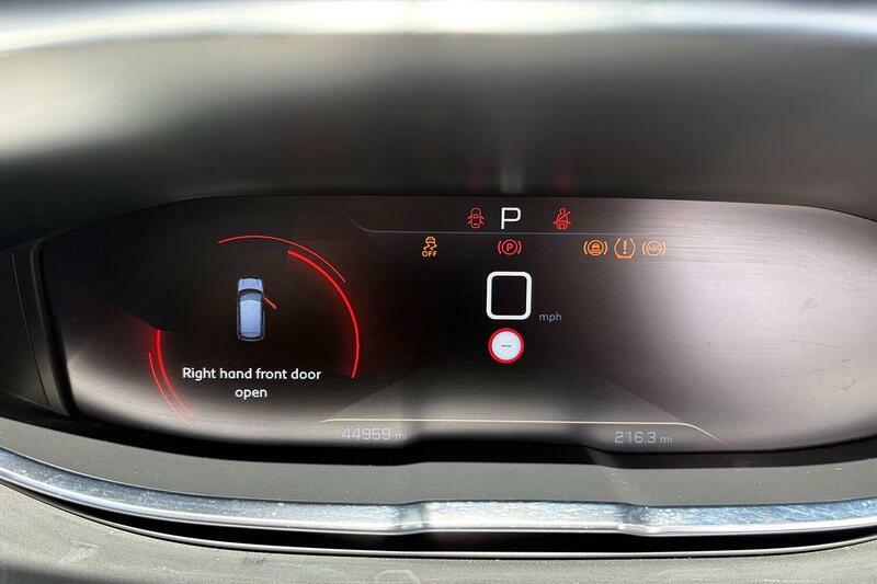 Peugeot 3008 1.5 Bluehdi Allure Grey #12
