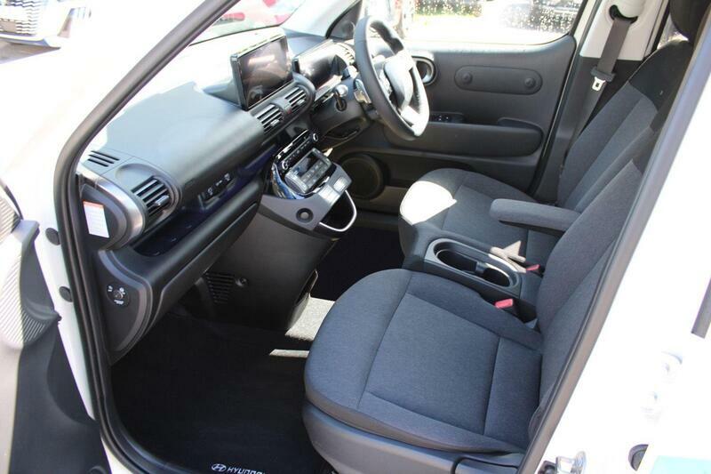 Hyundai Inster Long Range 49Kwh 02 Beige #2