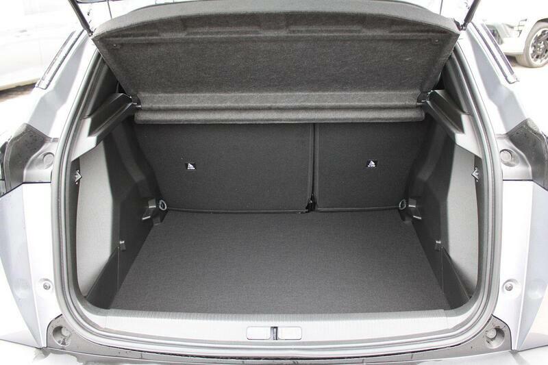 Peugeot e-2008 115Kw Gt Premium 54Kwh White #24