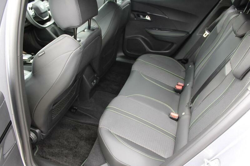 Peugeot e-2008 115Kw Gt Premium 54Kwh White #11