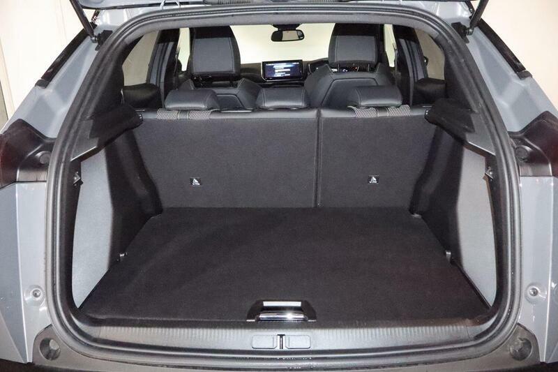 Peugeot 2008 1.2 Puretech Allure Suv Euro 6 White #16