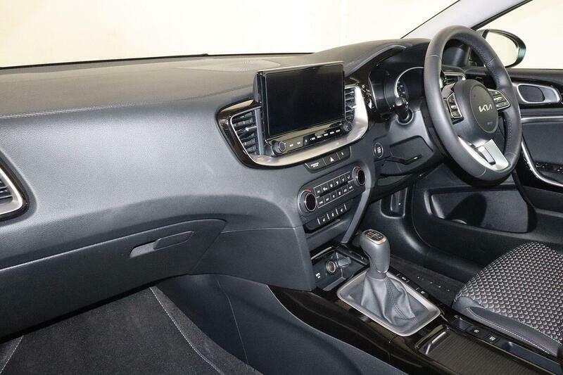 Kia Xceed 1.5 T-gdi 3 Euro 6 Ss Silver #2