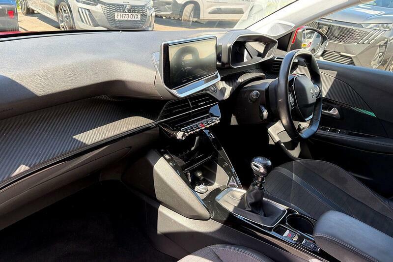 Peugeot 208 1.2 Puretech Allure Premium Euro 6 Ss WV70SYX Red #2