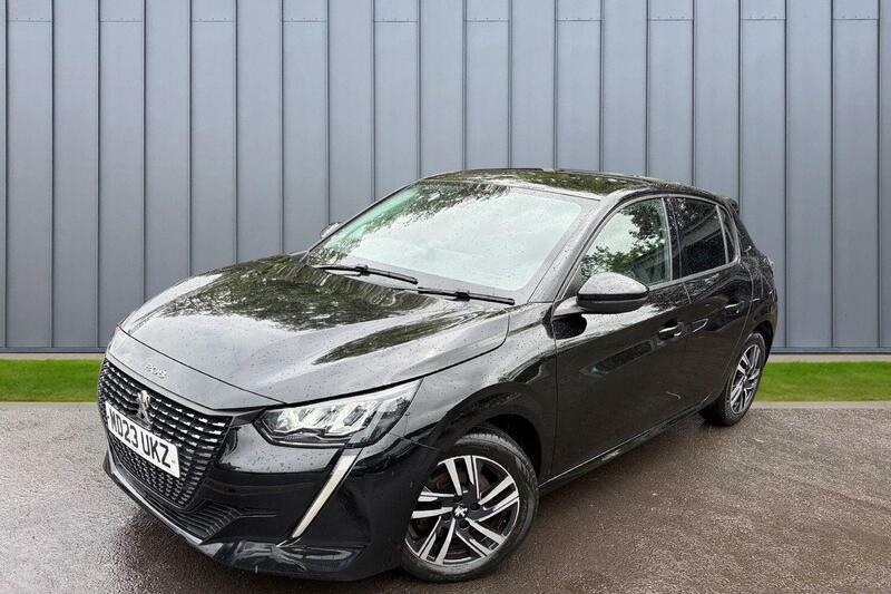 Peugeot 208 1.2 Puretech Allure Premium Eat Euro 6 Ss Black #4