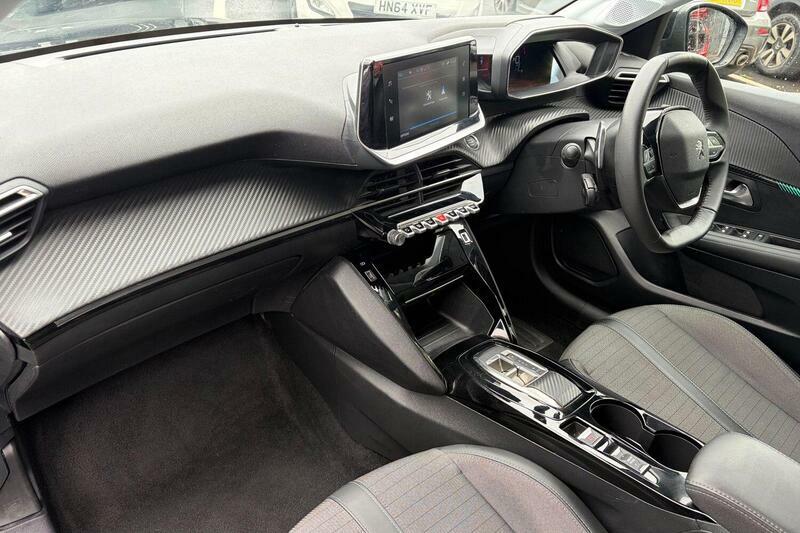 Peugeot 208 1.2 Puretech Allure Premium Eat Euro 6 Ss Black #2