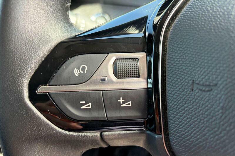 Peugeot 208 1.2 Puretech Active Yellow #9