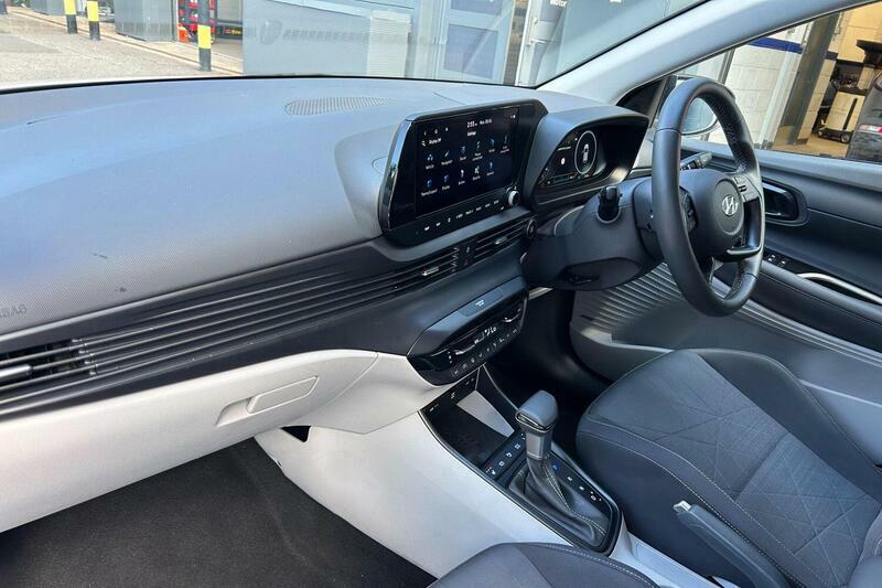 Hyundai Bayon Se Connect Grey #11