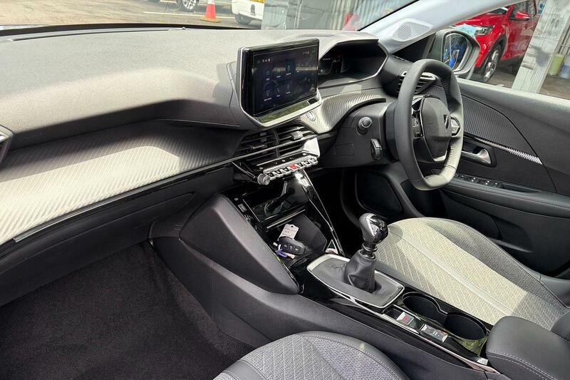 Peugeot 208 1.2 Puretech Allure Euro 6 Ss Black #2