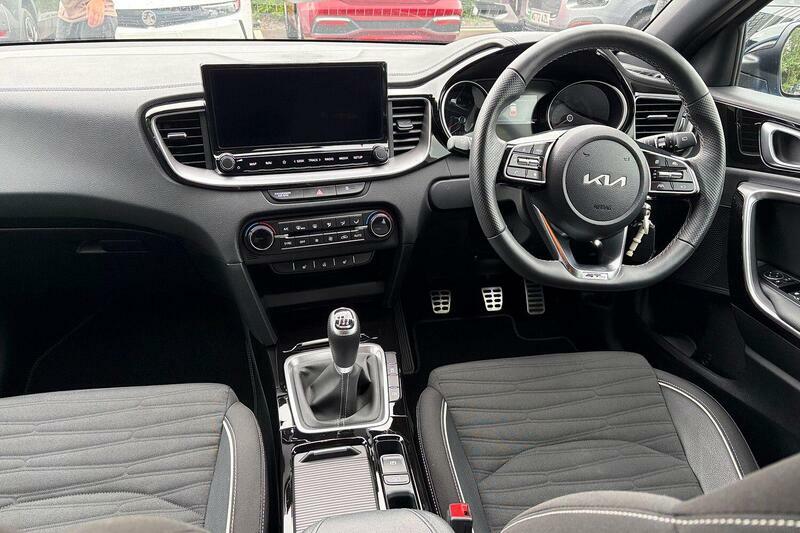Kia Ceed 1.5 T Gdi Gt Line Hatchback Dct Black #9