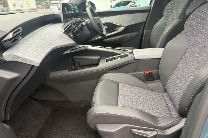 Peugeot 3008 1.2 Allure E-dsc6 Euro 6 Ss Blue #2