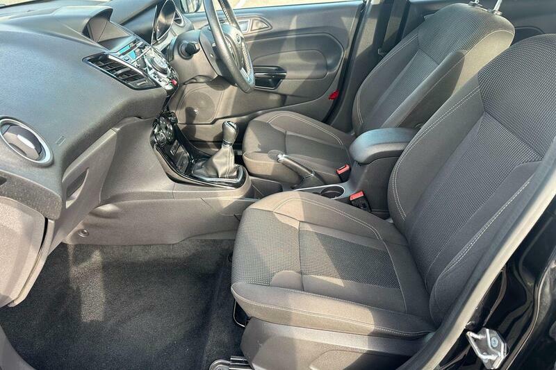 Ford Fiesta 1.0T Ecoboost Titanium Euro 6 Ss Black #2
