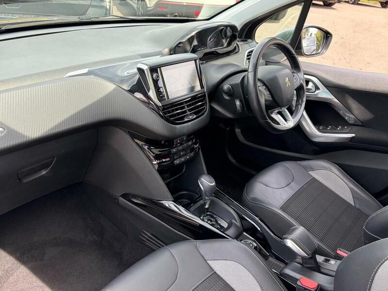 Peugeot 2008 1.2 Puretech Allure Premium Eat Euro 6 Ss WT19VFC Grey #2