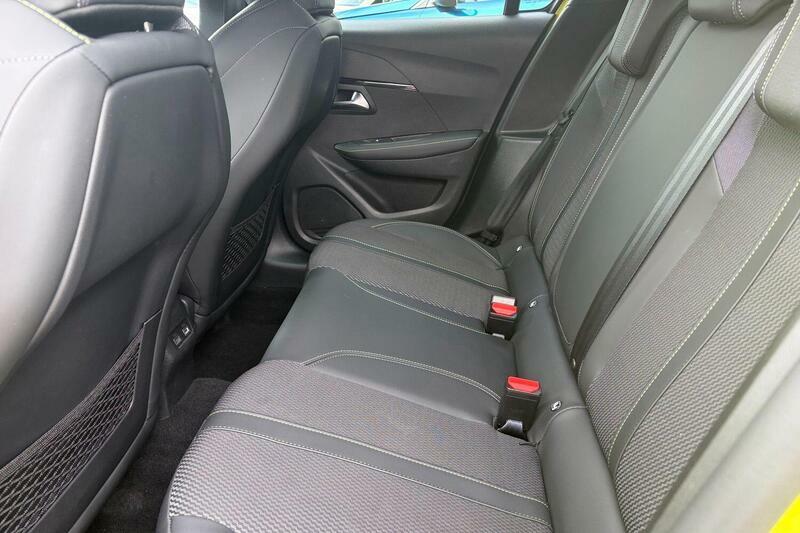 Peugeot 208 1.2 Puretech 100 Allure Black #10