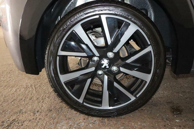 Peugeot 208 1.2 Puretech Active Premium Hatchback #16