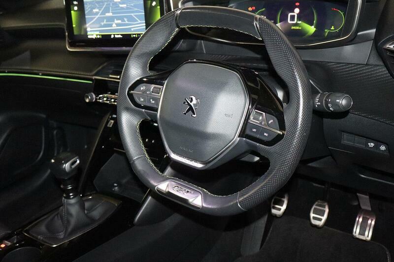 Peugeot 208 1.2 Puretech Active Premium Hatchback #13