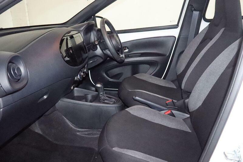 Toyota Aygo X 1.0 Vvt-i Pure X-shift Euro 6 Ss White #2