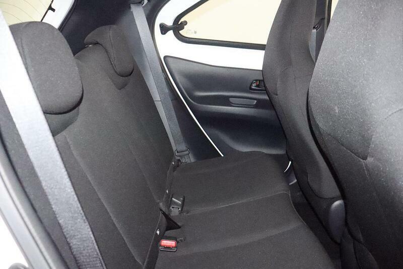 Toyota Aygo X Pure Black #9