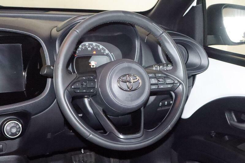 Toyota Aygo X Pure Black #15