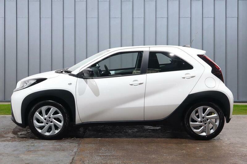 Toyota Aygo X Pure Black #16