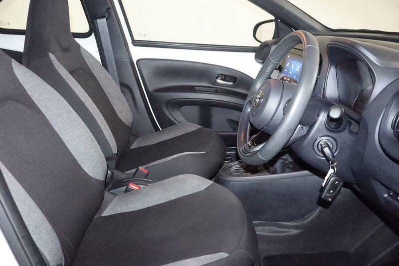 Toyota Aygo X Pure Black #8