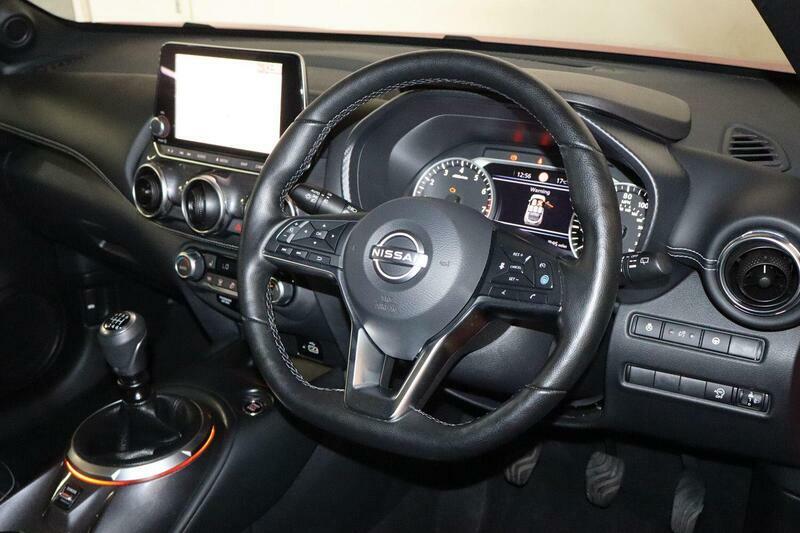 Nissan Juke 1.0 Dig-t 114 Tekna Dct White #17
