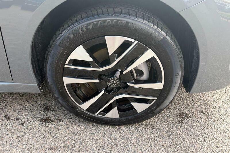 Peugeot e-208 50Kwh Active Premium Hatchback  #16