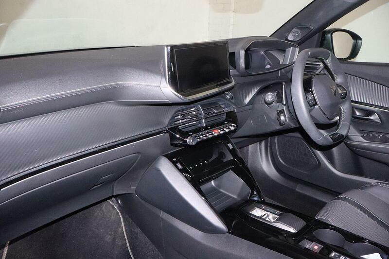 Peugeot 2008 1.2 Puretech Gt Eat Euro 6 Ss Black #2