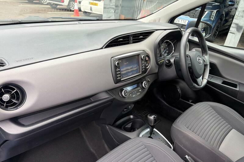 Toyota Yaris 1.5 Vvt-h Icon Tech E-cvt Euro 6 Ss WF18XUT Blue #2