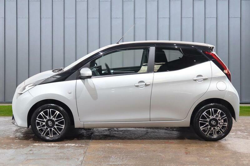 Toyota Aygo 1.0 Vvt-i X-clusiv Euro 6 Safety Sense Silver #6