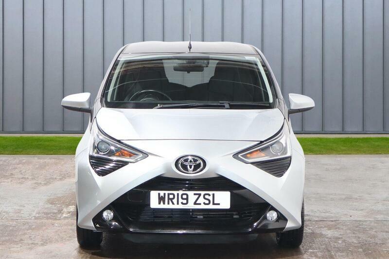 Toyota Aygo 1.0 Vvt-i X-clusiv Euro 6 Safety Sense Silver #3