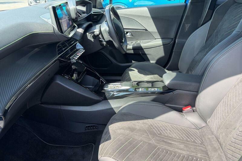 Peugeot e-2008 54Kwh Gt 7Kw Charger Blue