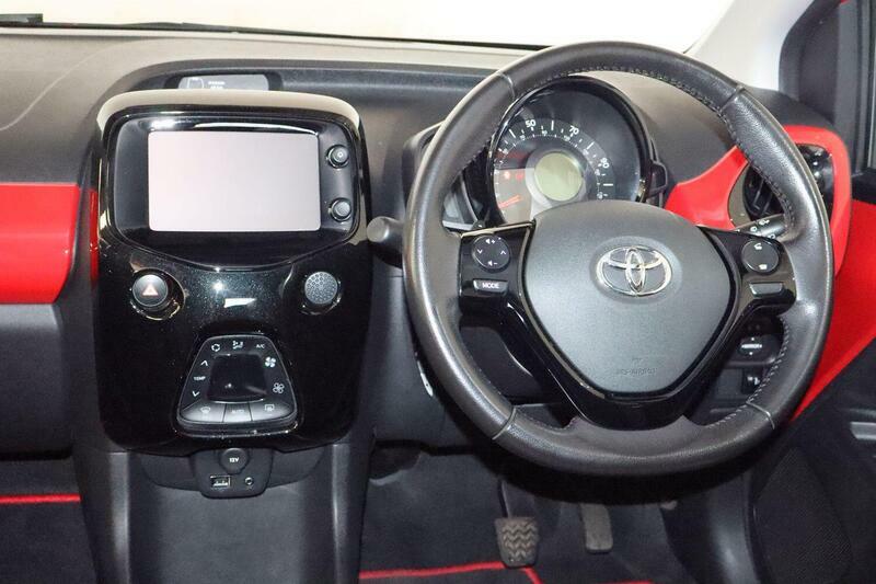 Toyota Aygo 1.0 Vvt White #18