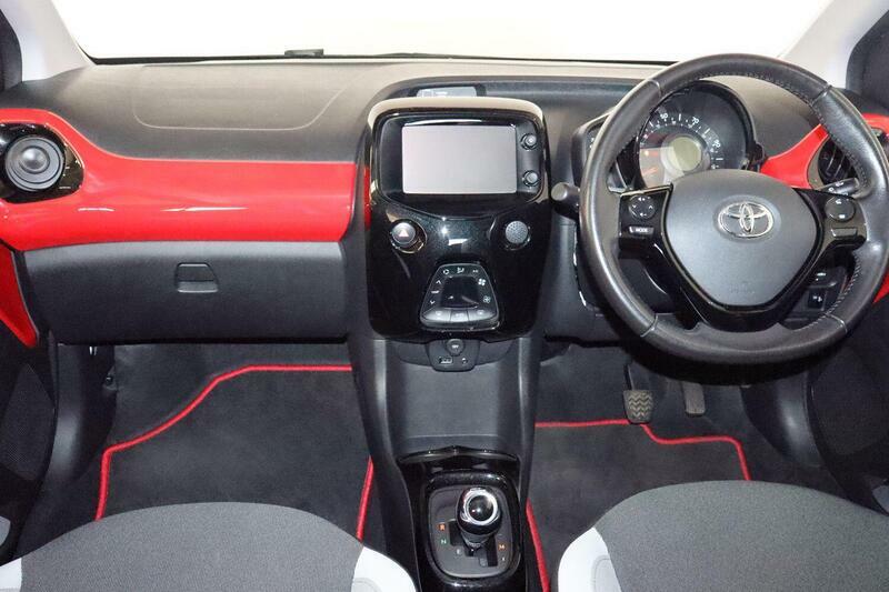 Toyota Aygo 1.0 Vvt White #10