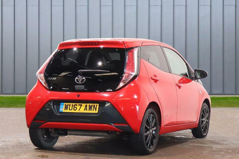Toyota Aygo 1.0 Vvt White #9