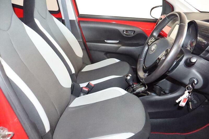 Toyota Aygo 1.0 Vvt White #11