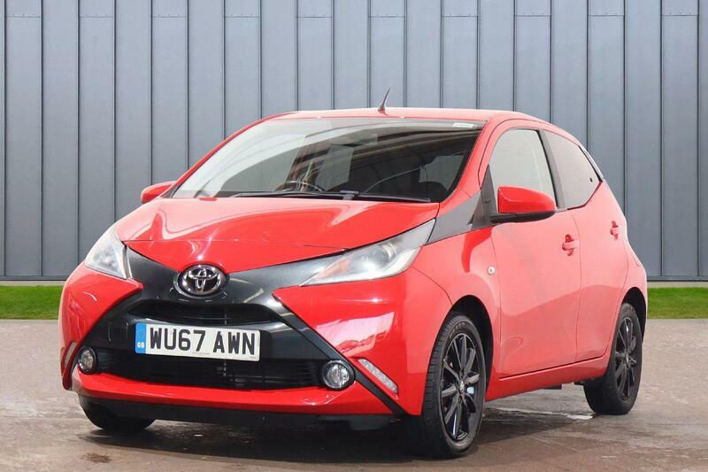 Toyota Aygo 1.0 Vvt-i X-style X-shift Euro 6 Red #4