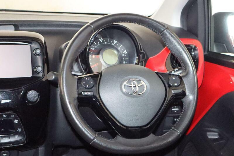 Toyota Aygo 1.0 Vvt White #19