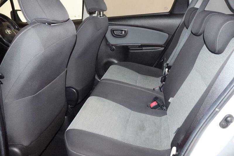 Toyota Yaris 1.5 Hybrid Icon Grey #13