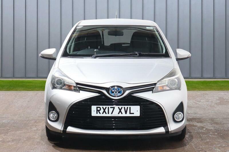 Toyota Yaris 1.5 Vvt-h Icon E-cvt Euro 6 Ss Silver #3