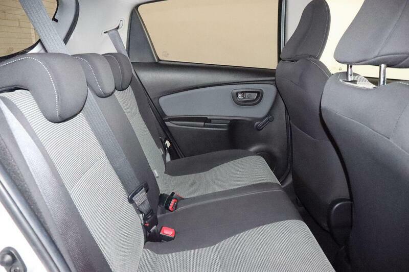 Toyota Yaris 1.5 Hybrid Icon Grey #14
