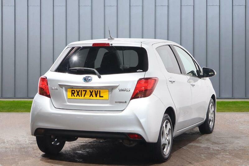 Toyota Yaris 1.5 Hybrid Icon Grey #9