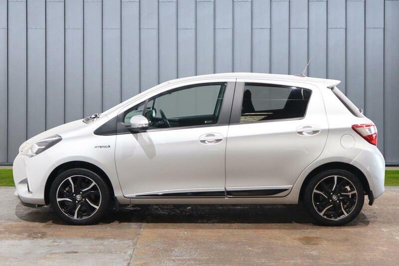 Toyota Yaris 1.5 Vvt-h Design E-cvt Euro 6 Ss Silver #6