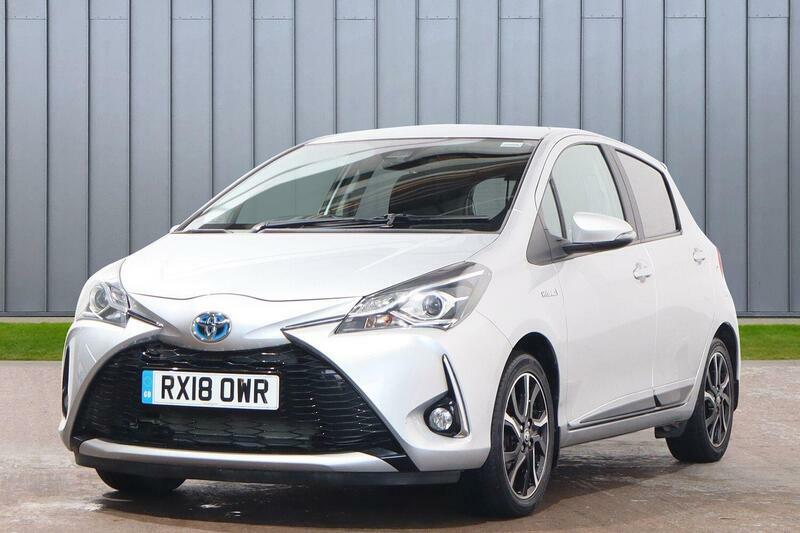 Toyota Yaris 1.5 Vvt-h Design E-cvt Euro 6 Ss Silver #4