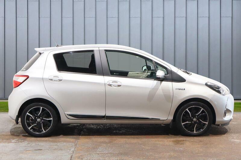 Toyota Yaris Vvt-i Icon Tech Red #8