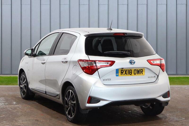 Toyota Yaris 1.5 Vvt-h Design E-cvt Euro 6 Ss Silver #5