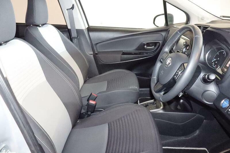 Toyota Yaris Vvt-i Icon Tech Red #12
