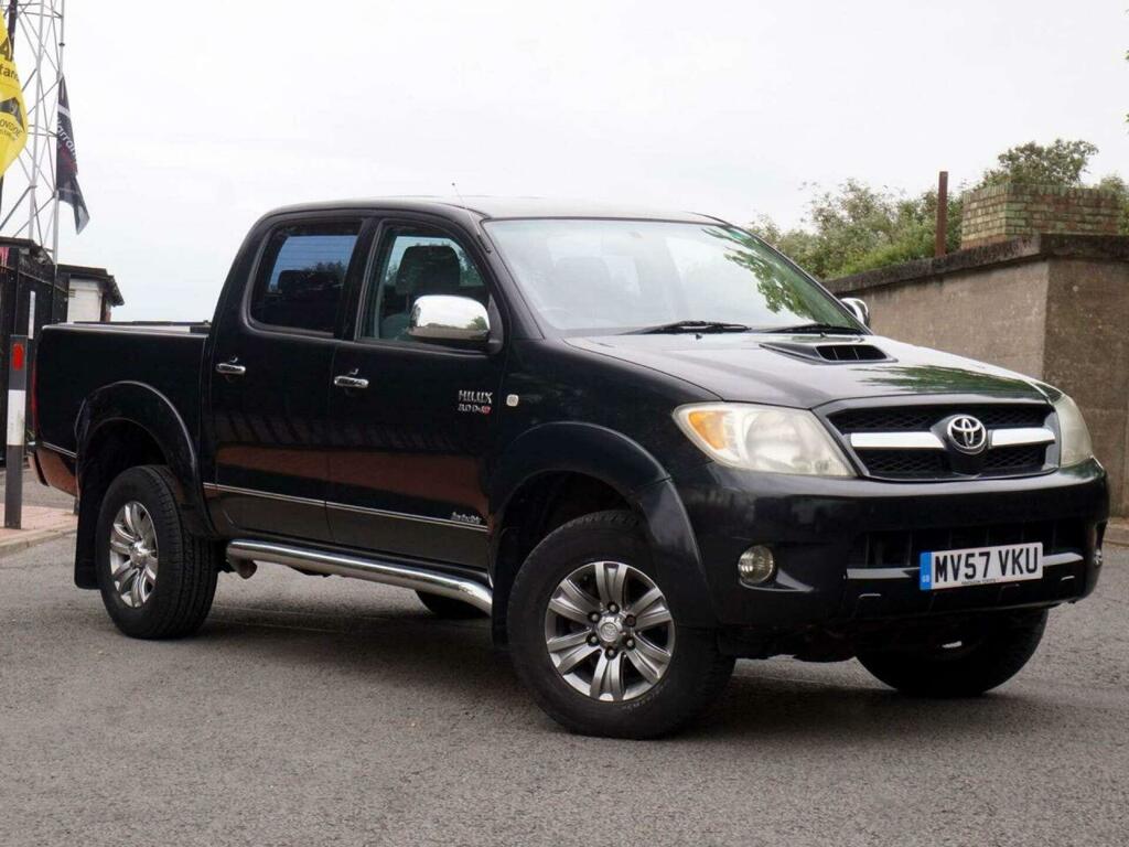 Toyota HILUX 3.0 D-4d Invincible Pickup 4Wd Black #3