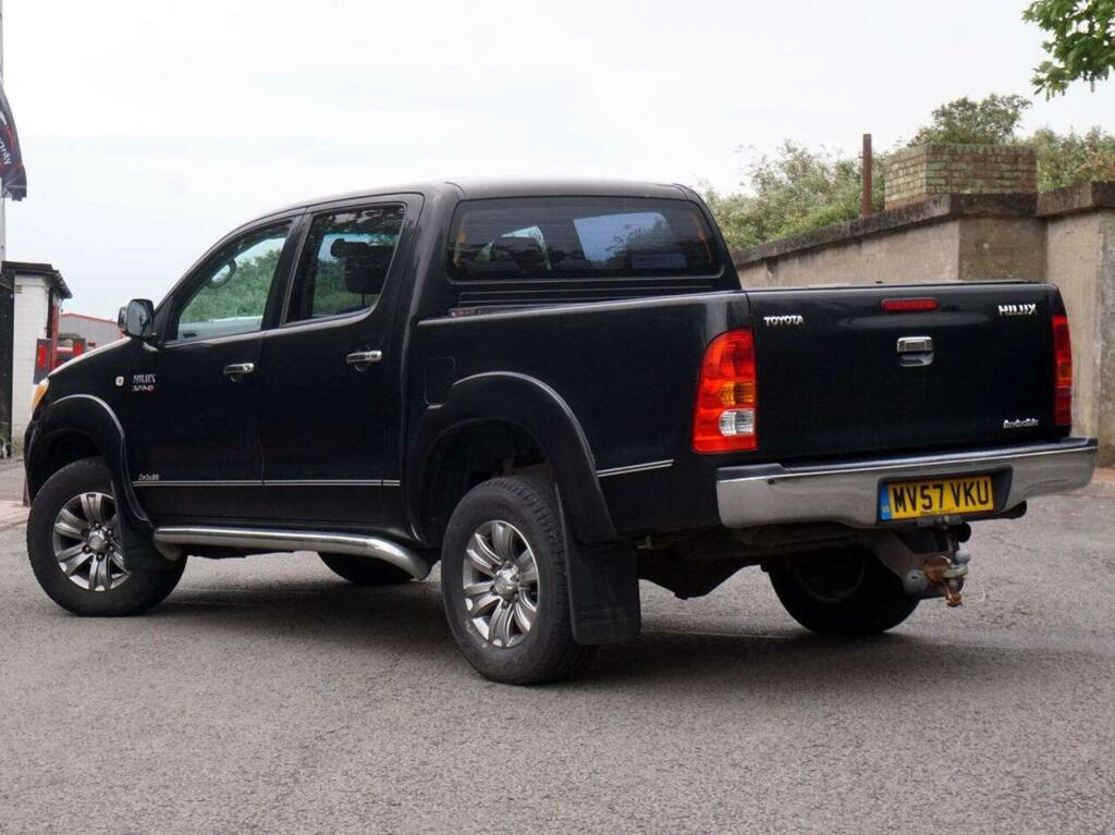 Toyota HILUX 3.0 D-4d Invincible Pickup 4Wd Black #4