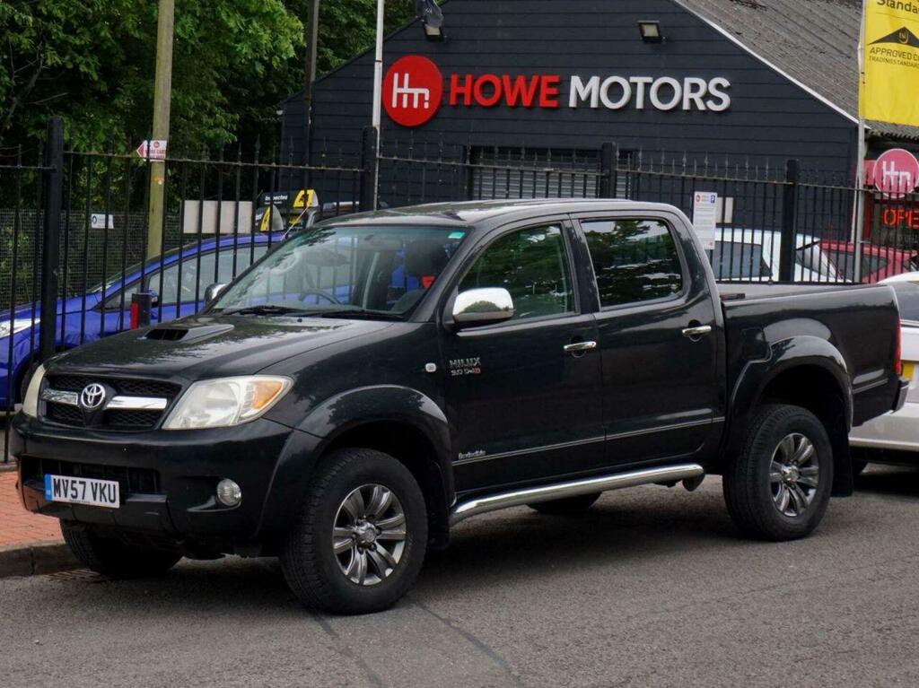 Toyota HILUX 3.0 D-4d Invincible Pickup 4Wd Black